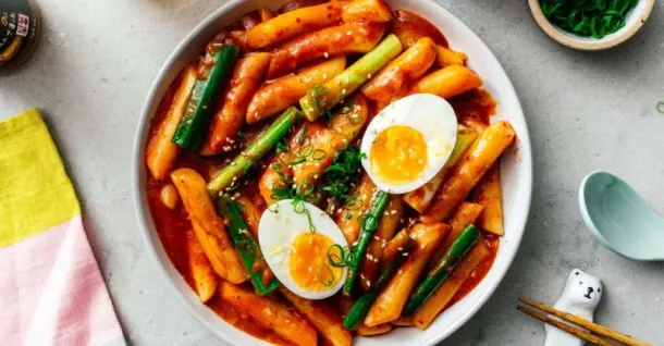 2 cách làm tokbokki từ cơm nguội: Vừa nhanh vừa ngon bất ngờ