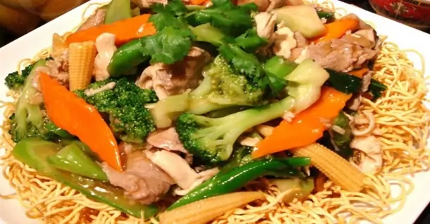 Cách làm mì xào gà chua cay thơm ngon, đậm vị tại nhà