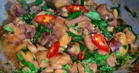 Cách làm gà kho rau răm đậm vị, thịt mềm thơm lừng