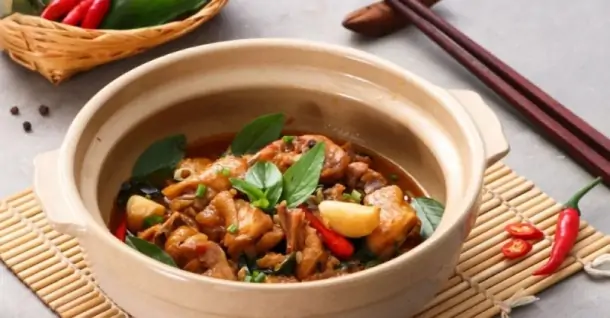 Cách làm gà kho lá quế dậy mùi thơm, cực kỳ hao cơm