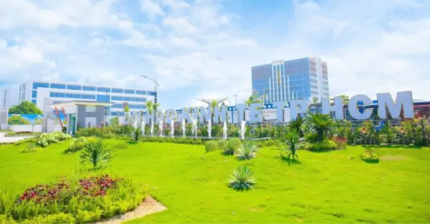 Học phí và điểm chuẩn Đại học Kinh tế TP HCM (UEH) 2025