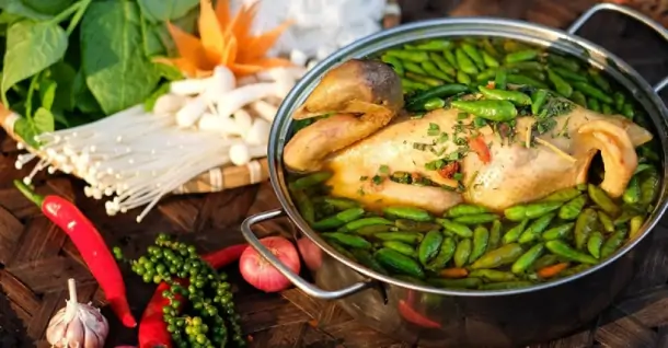 2 Cách nấu lẩu gà ớt hiểm cay cay nóng hổi cho ngày se lạnh