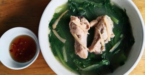 Cách nấu canh cải xanh thịt gà nhẹ bụng, thanh mát, dễ ăn