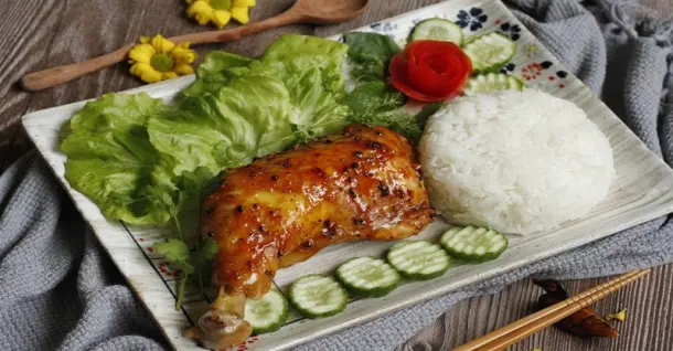Cách làm cơm gà quay vàng giòn, đậm đà chuẩn vị tại nhà