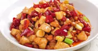 Cách làm món gà Cung Bảo (Kung Pao) cay nồng chuẩn vị Tứ Xuyên