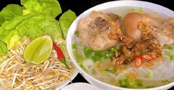 3 cách nấu hủ tiếu giò heo thơm ngon, nước lèo ngọt thanh