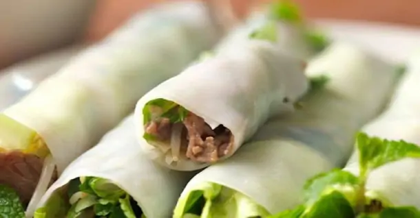 Cách làm phở cuốn thịt heo thơm ngon, hấp dẫn, dễ thực hiện