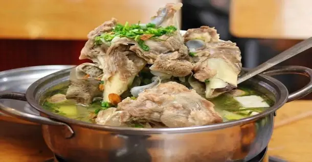 Cách nấu lẩu xương heo xí quách thơm ngon, hấp dẫn tại nhà