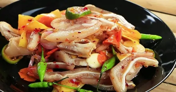 Cách làm tai heo sốt Thái giòn ngon, chua cay đậm đà chuẩn vị