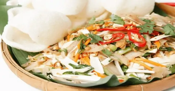Cách làm gỏi củ hủ dừa tai heo giòn ngon, thanh mát chuẩn vị