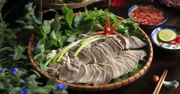 Cách luộc lưỡi heo ngon giòn, trắng, sạch mùi hôi