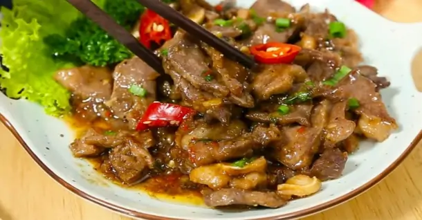 Cách làm lưỡi heo xào chua ngọt đậm đà, giòn sần sật!