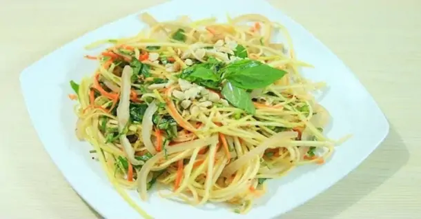 Cách làm gỏi xoài da heo công thức giòn ngon, chua cay đậm vị