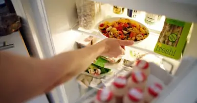 Thực phẩm bỏ trong tủ lạnh bị hỏng sớm hơn bình thường: Nguyên nhân và cách khắc phục