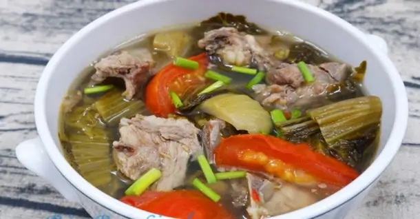 Cách nấu canh dưa chua sườn heo thơm ngon, chua thanh
