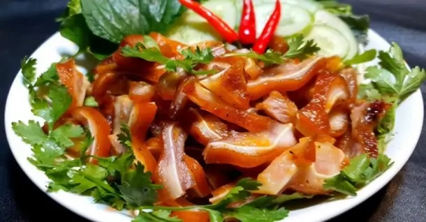 Cách làm tai heo khìa nước dừa giòn sần sật, thơm ngon