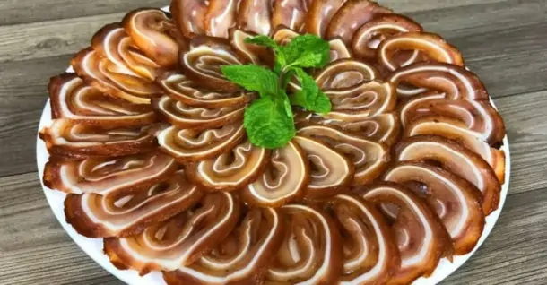 Cách làm tai heo cuộn ngũ vị giòn sần sật, thơm ngon