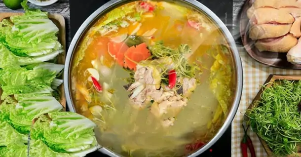 Cách nấu lẩu gà nước dừa ngọt thanh, thơm ngon khó cưỡng