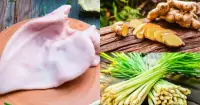 Cách luộc tai heo trắng giòn ngon, đơn giản tại nhà
