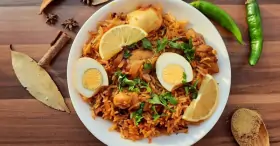 Cách nấu cơm gà Biryani chuẩn Ấn, thơm ngào ngạt từng hạt gạo
