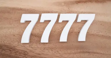 7777 có ý nghĩa gì? Giải mã ý nghĩa tâm linh, phong thủy và số học của số 7777