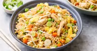Cách làm cơm chiên gà xé thập cẩm ngon chuẩn vị nhà hàng