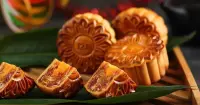 Cách làm bánh Trung thu thập cẩm gà quay thơm ngon tại nhà