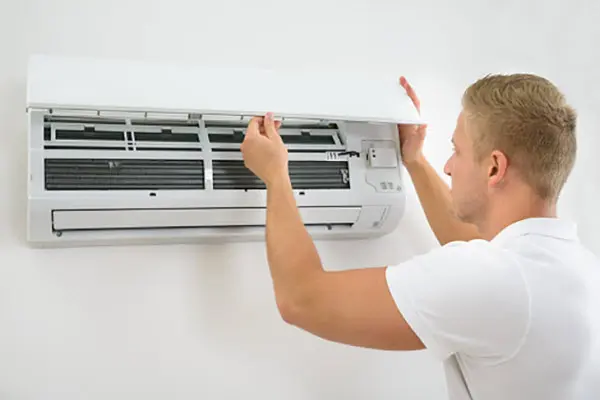 Máy lạnh bốc mùi hôi - Nguyên nhân và cách khắc phục