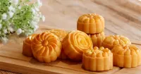 Bánh Trung thu bao nhiêu calo? Cách ăn không lo tăng cân