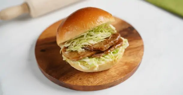 Cách làm bánh hamburger thịt heo thơm ngon tại nhà