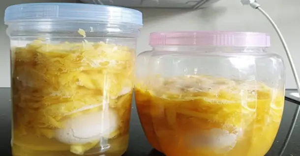 Hướng dẫn cách ngâm trứng gà dứa đường phèn