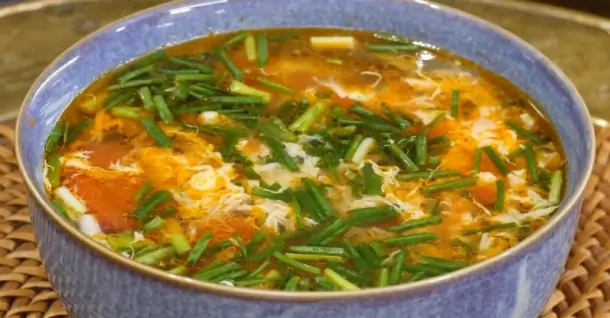 2 Cách nấu canh hẹ trứng thanh mát, giải nhiệt mùa hè