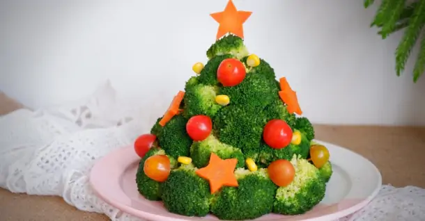 Cách làm salad cây thông Giáng sinh trang trí bắt mắt