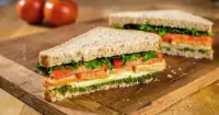 3 Cách làm bánh mì sandwich kẹp trứng xúc xích để ăn sáng
