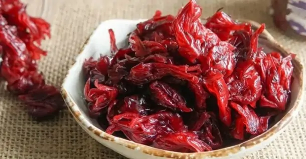 Cách làm mứt từ hoa atiso đỏ Đà Lạt dẻo ngon tại nhà