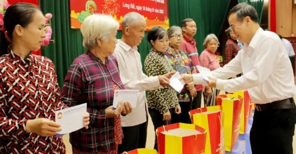 6 Ý tưởng quà Tết cho người nghèo ý nghĩa và thiết thực nhất