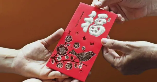 Tết lì xì gì cho người yêu? Gợi ý món quà ý nghĩa, cảm động