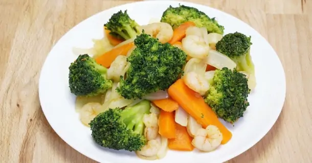 Cách xào bông cải xanh với tôm thanh đạm, thơm ngon