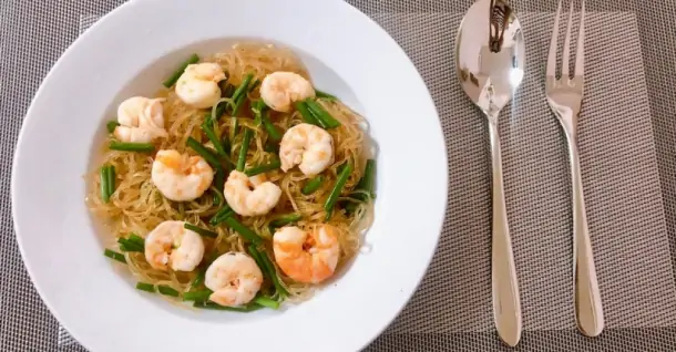 Cách làm miến xào tôm mềm ngon, thấm vị ngay tại nhà