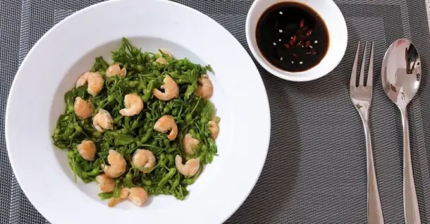 Cách xào hoa thiên lý với tôm săn ngọt, thanh mát tại nhà