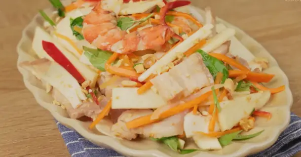 Cách làm gỏi củ hủ dừa tôm thịt thơm ngon chuẩn vị miền Tây