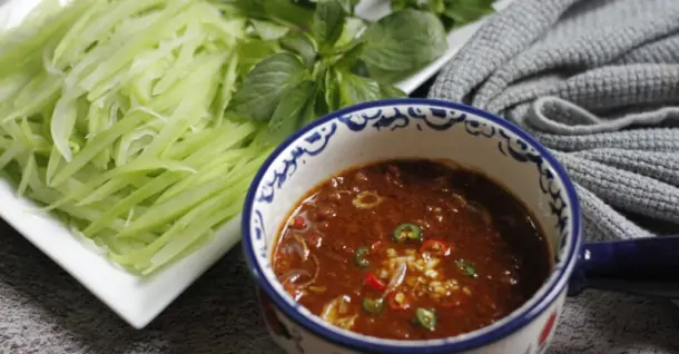 Cách làm bầu chần tôm kho đánh thơm ngon, chuẩn vị xứ Huế