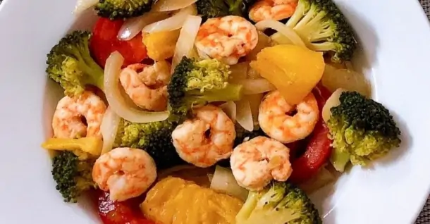 Cách xào tôm với rau củ thơm ngon, bổ dưỡng cho bữa ăn gia đình