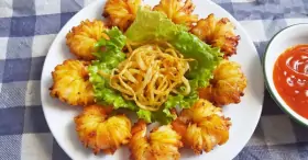 Cách làm tôm cuộn khoai tây bắt mắt, thơm ngon tại nhà