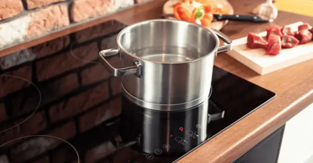 Bếp từ đang nấu tự ngắt? Nguyên nhân và cách khắc phục lỗi hiệu quả
