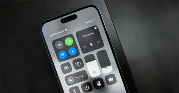 Cách bật, tắt tự điều chỉnh độ sáng màn hình iPhone đơn giản