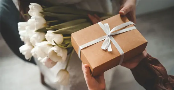 Top 10+ quà 20/10 cho phụ nữ trung niên thiết thực và ý nghĩa