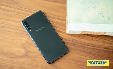 Đánh giá Galaxy A7 (2018): Tiếp cận gần hơn đến phân khúc cao cấp