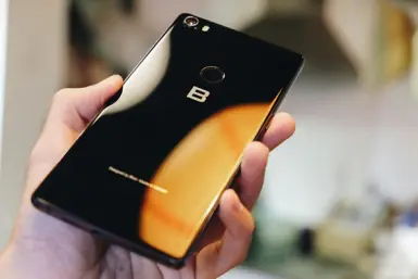 Trên tay và đánh giá nhanh Bphone 3: Sau 1 năm, BKAV đã làm được những gì?