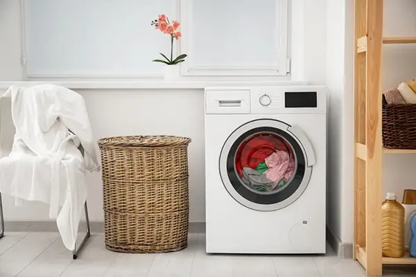 Với máy giặt chỉ nên dùng nước giặt để quần áo sạch sẽ hơn